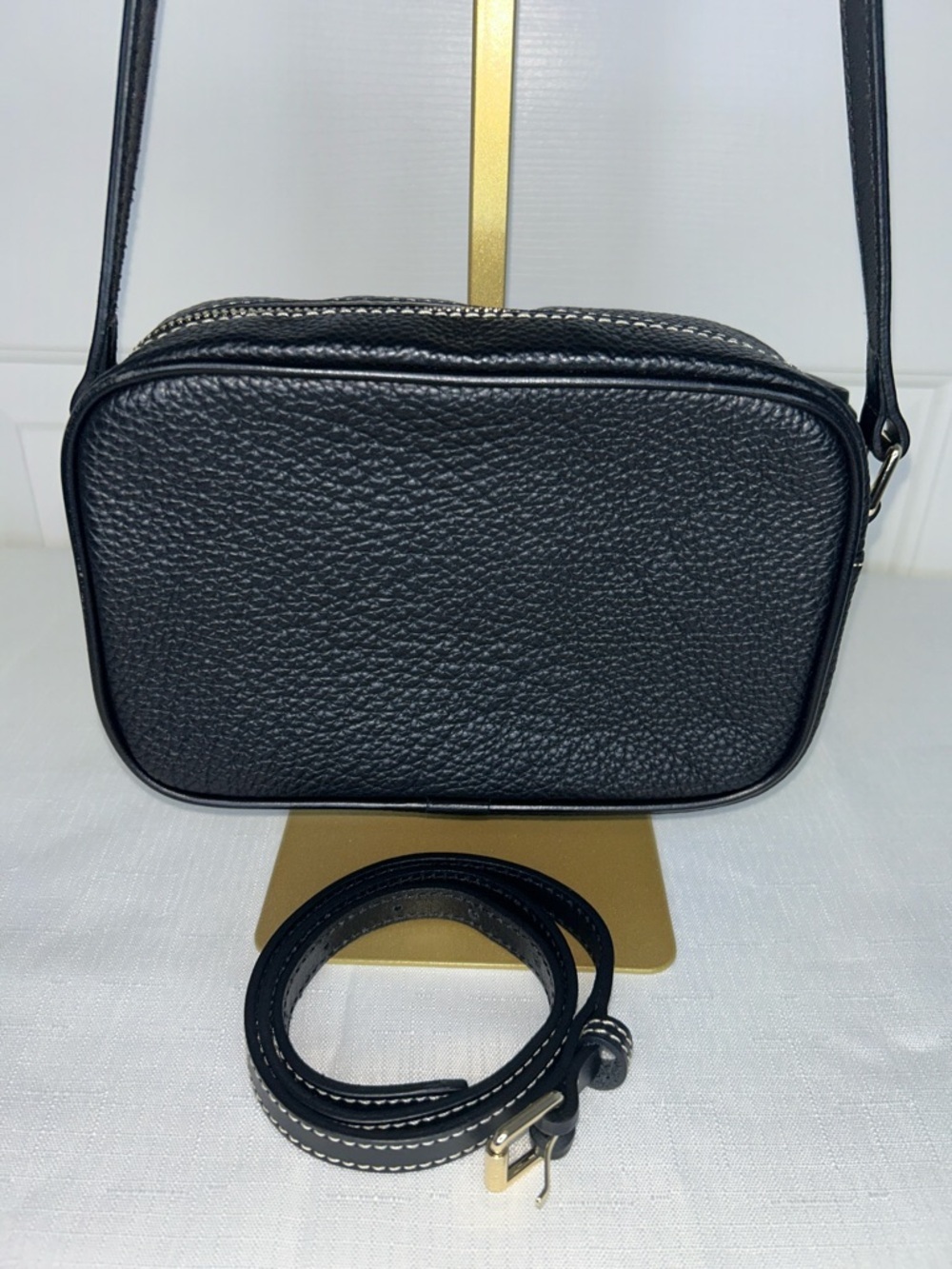 Dooney & Bourke Black Pebbled Leather Camera Crossbody Bag Gold Hardware - Picture 5 of 14